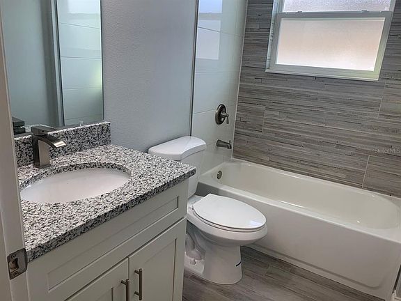 3rd image of 1901 Manatee Ln