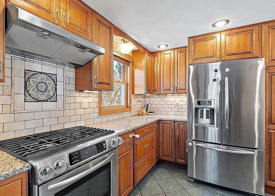 30 Hamilton Ave, Billerica, MA 01821 Zillow