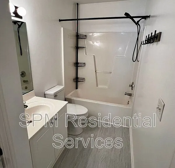5061 Peachtree Ave — Photo 9