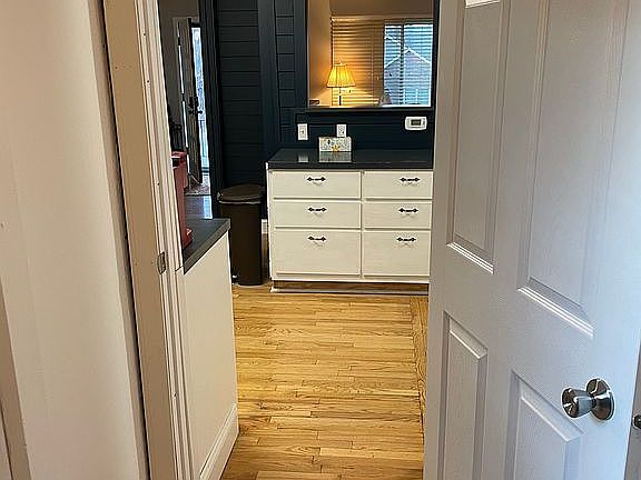 4th image of 7771 Park Ln