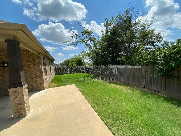 109 S Geranium Ln — Photo 12