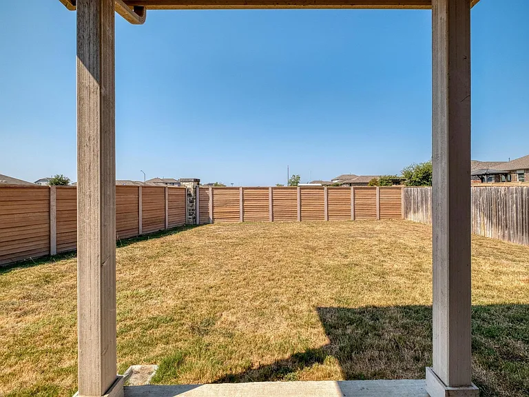 108 Kleberg Ct — Photo 22