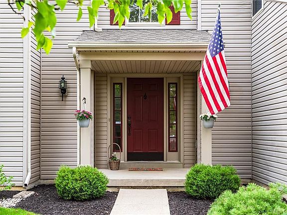5th image of 89 W Waterbury Dr