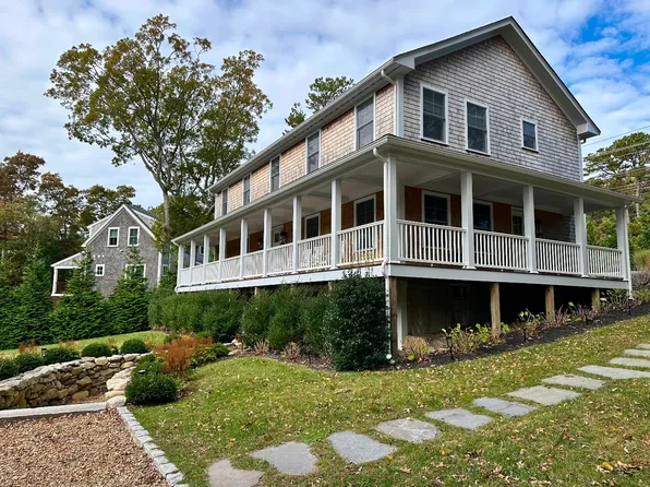 151 Tashmoo Ave, Tisbury, MA 02568