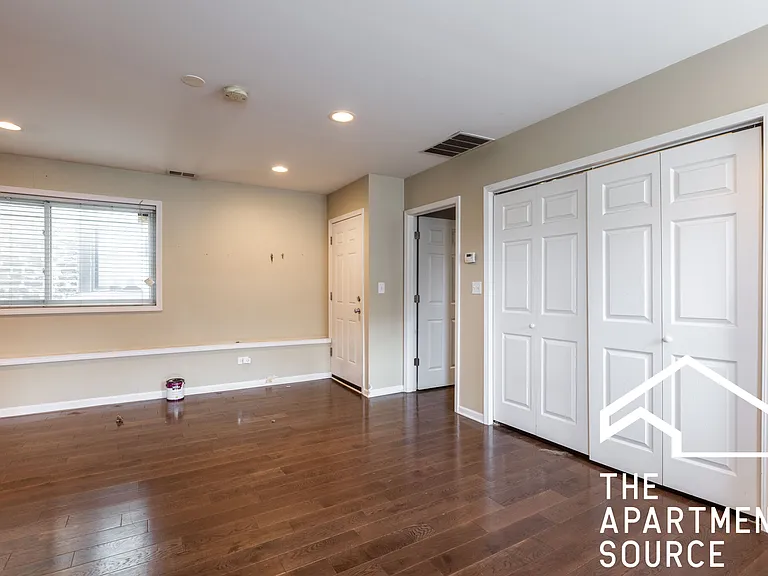 1530 N Greenview Ave #1F — Photo 8