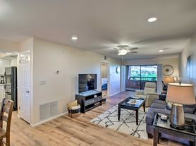 4303 E Cactus Rd, Phoenix, AZ