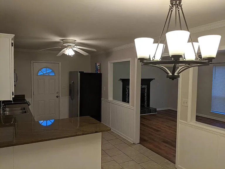217 Ash Cir — Photo 5