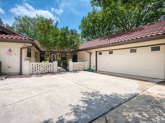 2nd image of 614 Candleglo Dr