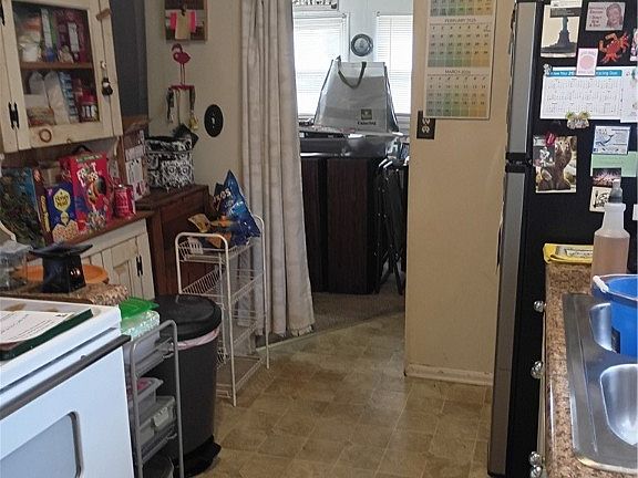 5th image of 5717 Jahnke Rd