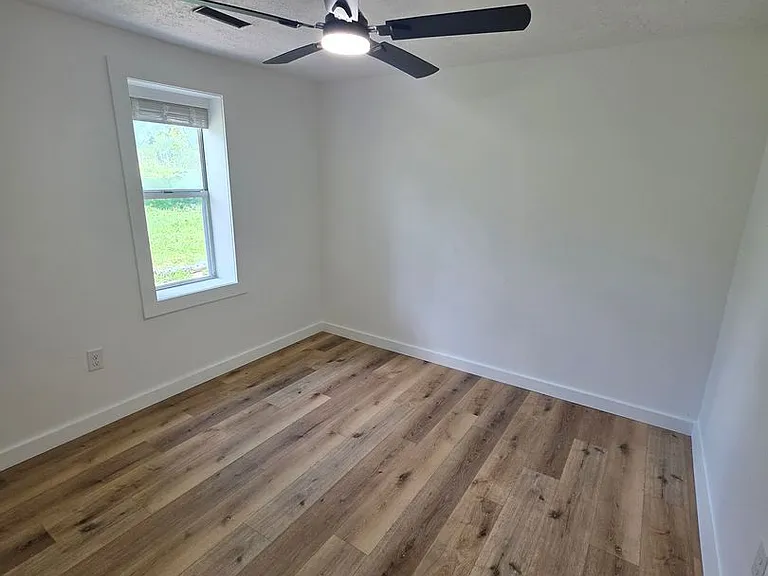 36 Shoemake Rd — Photo 10