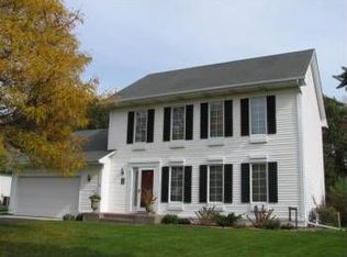 821 Spring Hill Dr, Woodbury, MN 55125