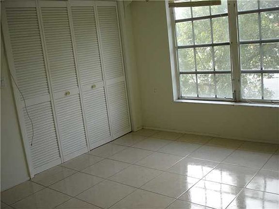 4th image of 4951 Wedgewood #6