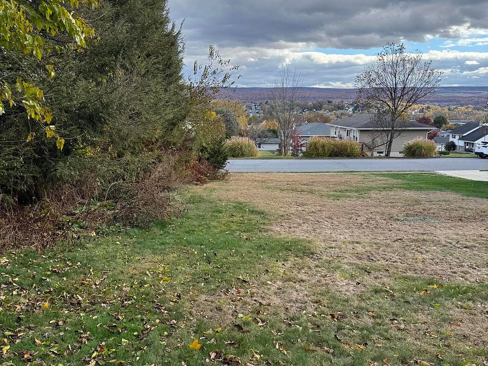 1st image of 98 Roberts Dr