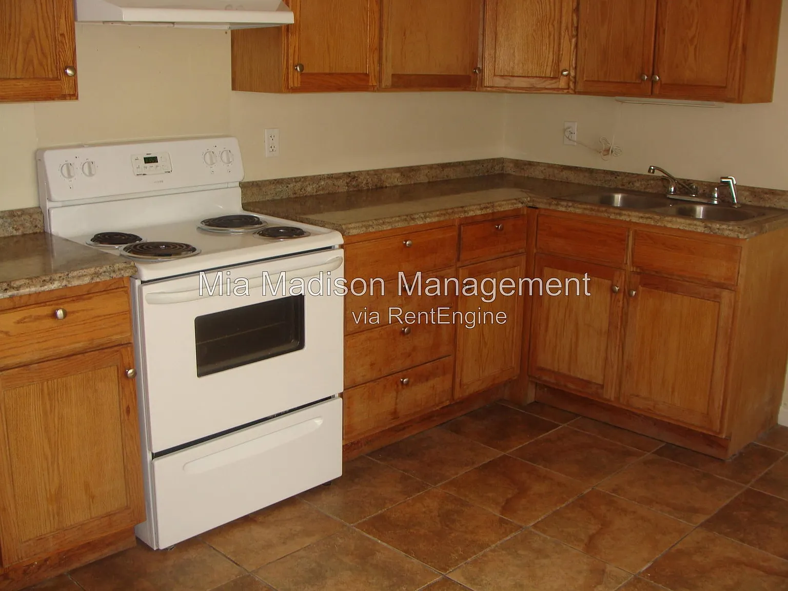 2 bed, 1.0 bath, 800 sqft, $1,200 — Photo 4