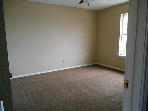 4th image of 200 NW 23rd St APT D