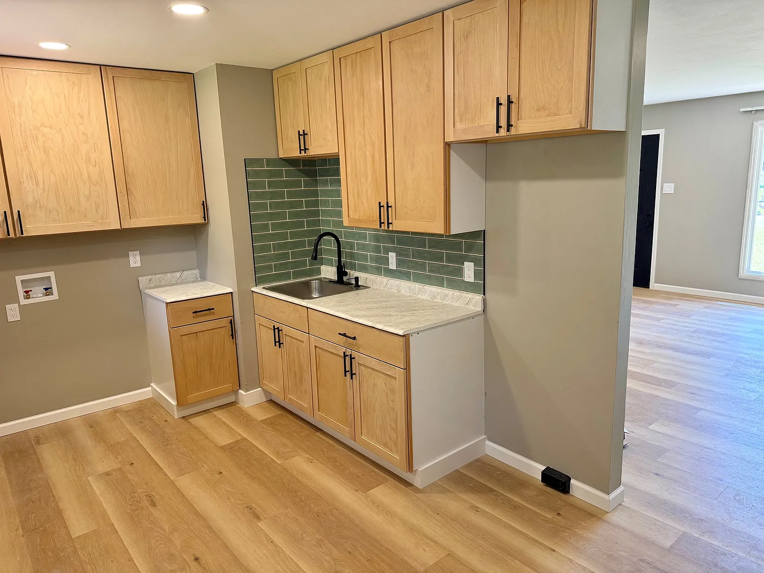 3 bed, 1076 sqft, $1,600 — Photo 3