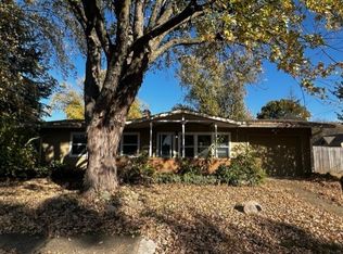 608 Iroquois Dr, Anderson, IN
