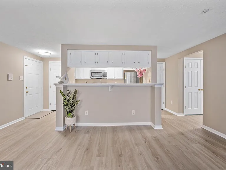 607 Himes Ave #104 — Photo 16