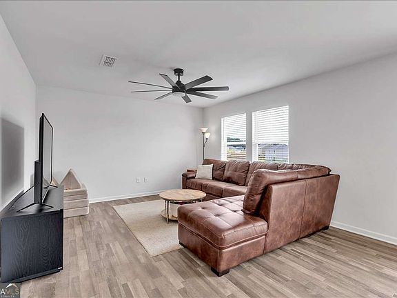 5th image of 600 Tudor St