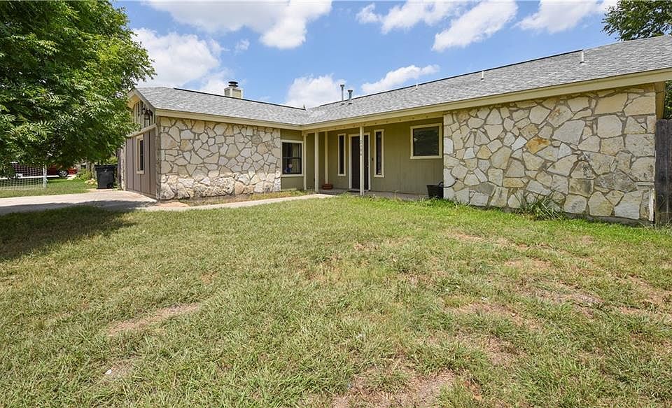 1st image of 2106 Lazy Ridge Dr