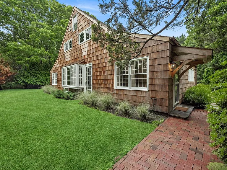130 Montauk Hwy — Photo 1