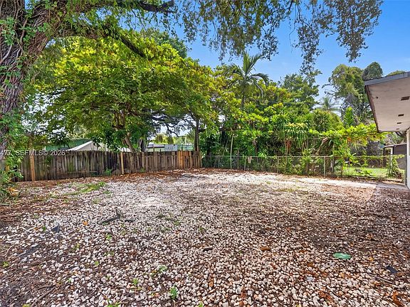 5th image of 6936 NW 3rd Ave