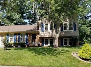 11912 Oakwood Dr, Woodbridge, VA 22192