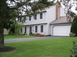916 Knepper Dr, Mechanicsburg, PA 17055