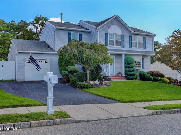 48 Gladiola Drive, Howell, NJ 07731