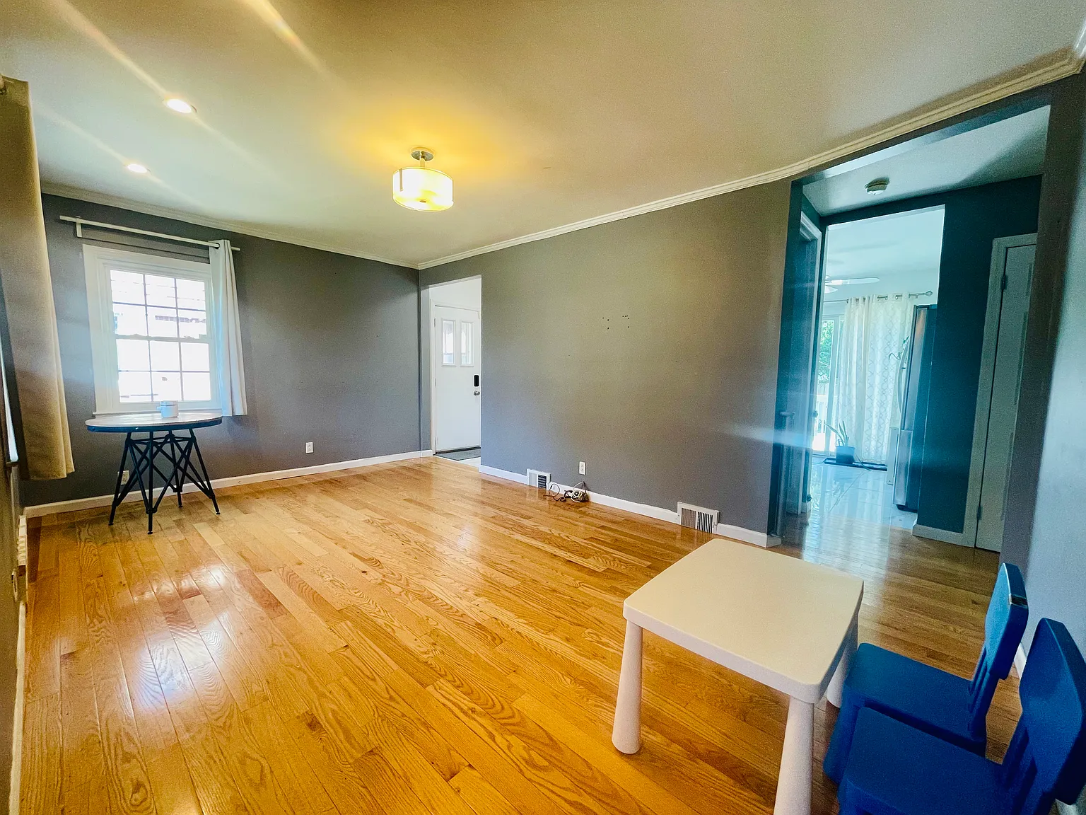 3 bed, 2.5 bath, $4,300 — Photo 3