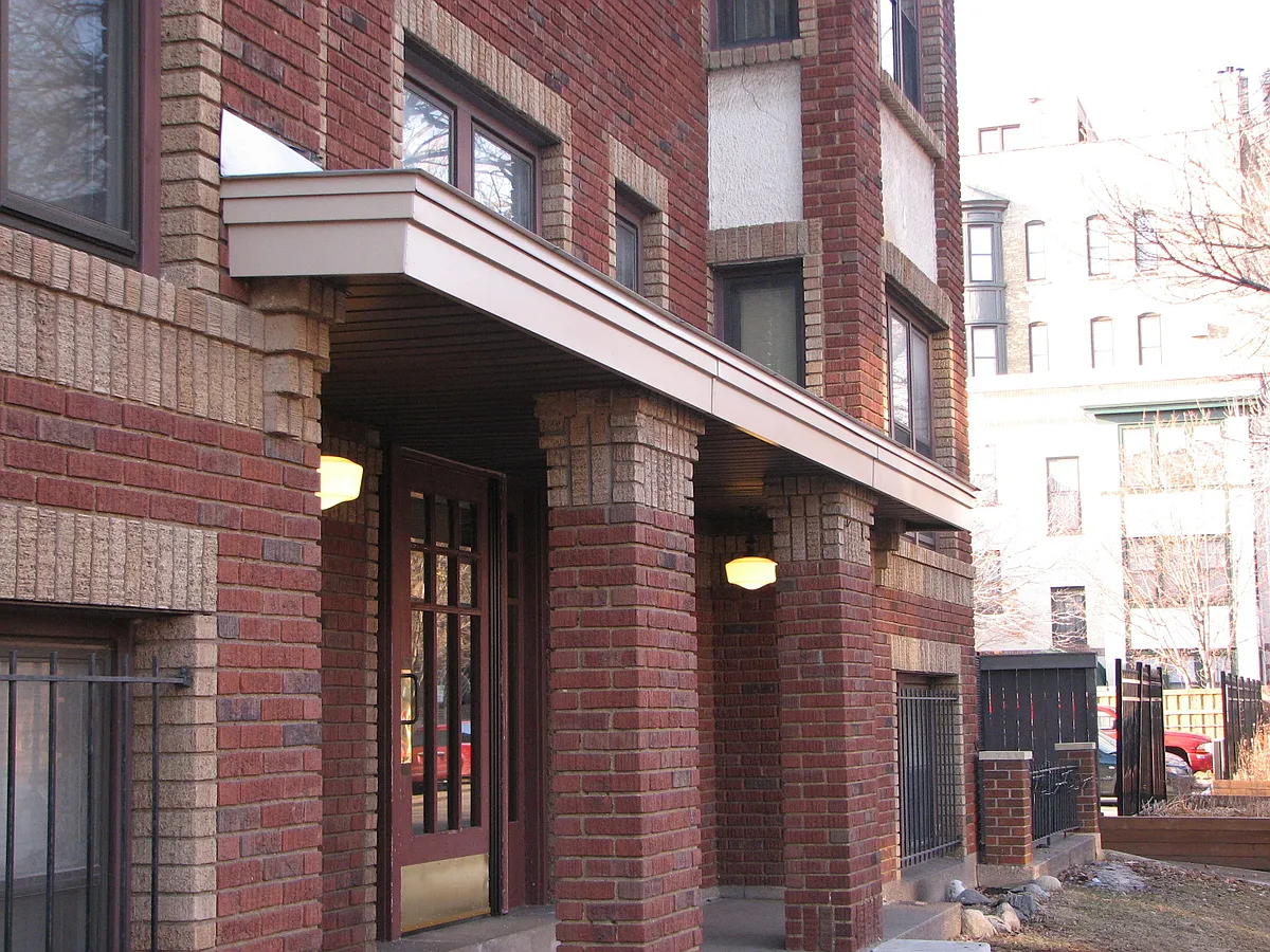 Western Ave Entrance - 385 Laurel Ave #107
