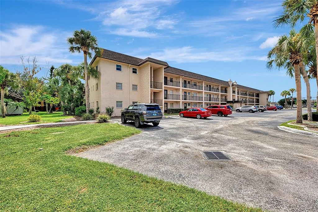 Building Photo - 102 Capri Isles Blvd #206