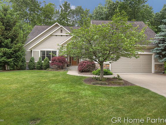 2nd image of 5140 Clear Springs Dr SE
