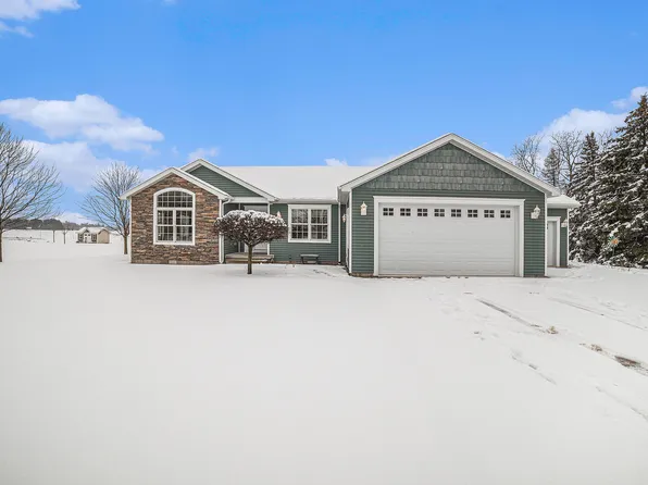 5630 E Olive Rd, Breckenridge, MI 48615