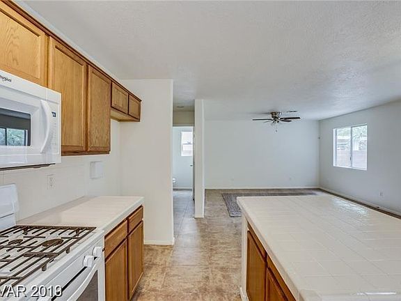 4th image of 9921 Peseo Cresta Ave
