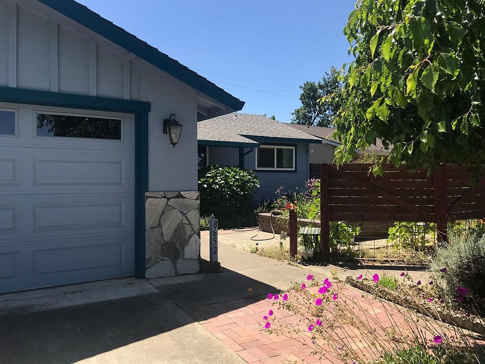 2nd image of 8652 Merribrook Dr
