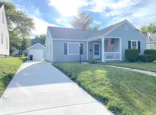 306 Hyde Park Ave, Waukesha, WI 53188
