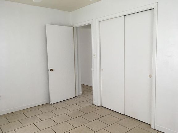 3rd image of 2341 Lakeview St