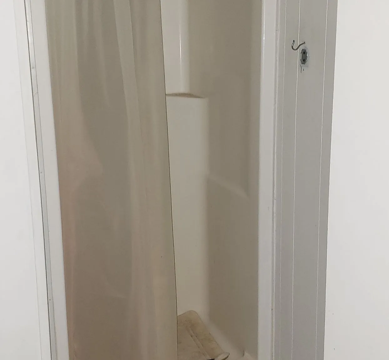 2 bed, 1600 sqft, $1,200 — Photo 4