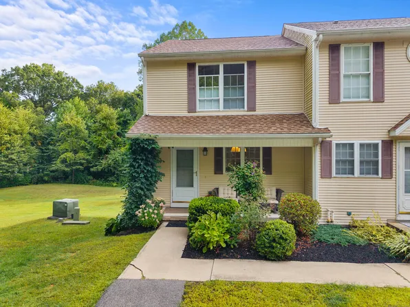 38 Fairway Drive #1, Ledyard, CT 06339