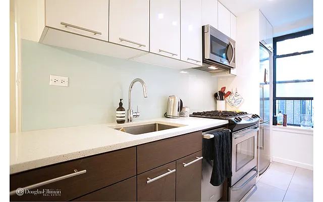 Rented by Douglas Elliman | media 2