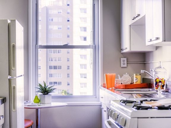 2nd image of 750 Gonzalez Dr APT 8D