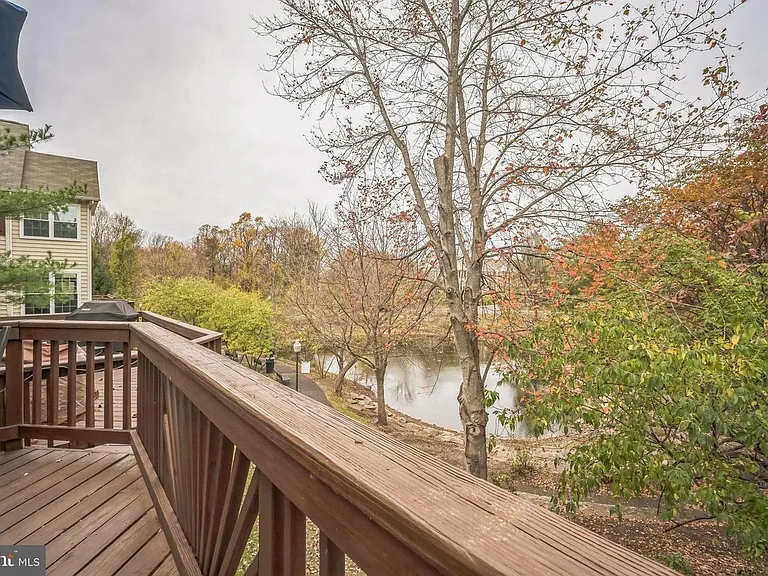 11551 Laurel Lake Sq — Photo 30