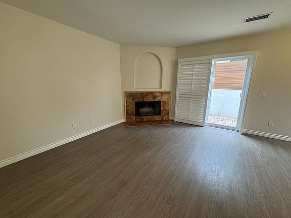 4th image of 3231 Royal Oaks Dr