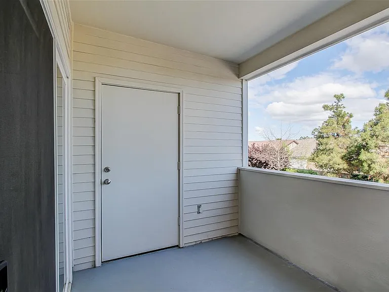 Sierra Oaks — Photo 36