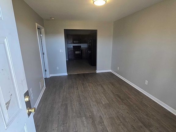 4th image of 166 S Killarney Ln #13