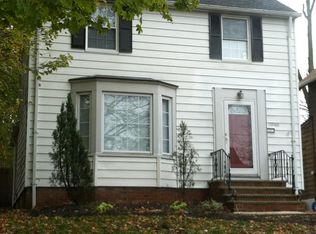 3848 Woodridge Rd, Cleveland Heights, OH 44121