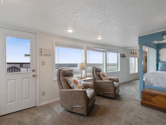 2nd image of 3521 SW Anchor Ave #2