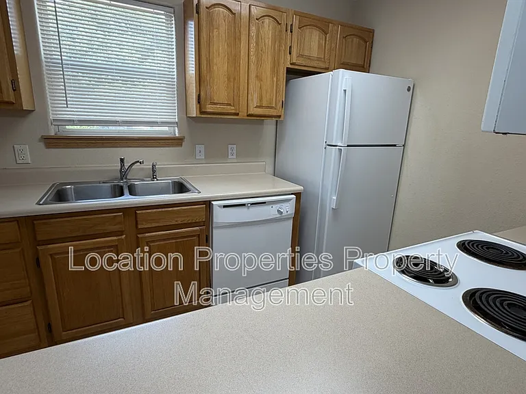 2201 Westdale Rd #C12 — Photo 16