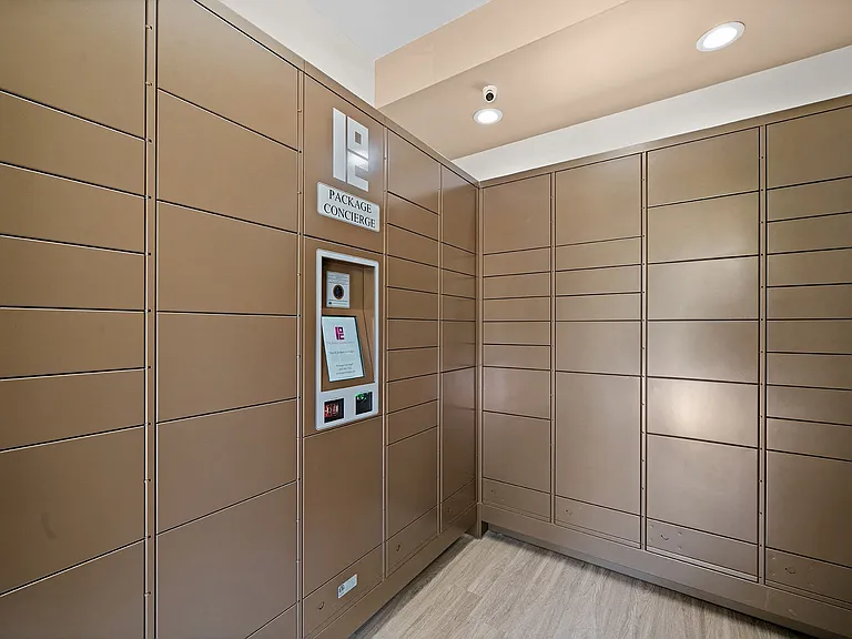 Hills of Valencia Apartments — Photo 8